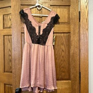 Boutique Mauve satin dress NWT medium